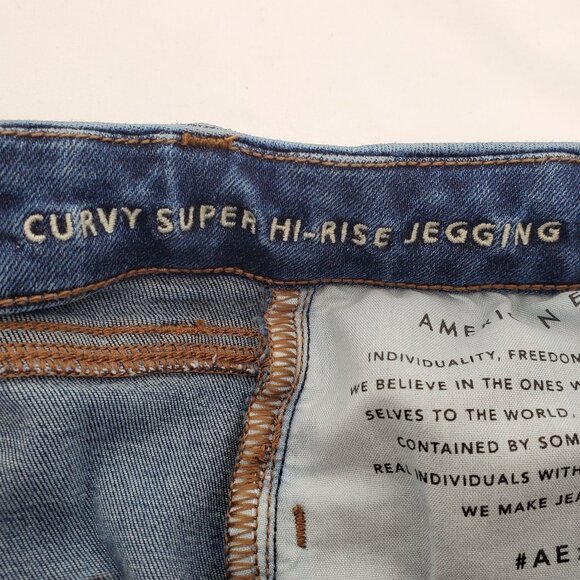 American Eagle Curvy Super Hi-Rise Jeggings! Size 4Short - Picture 6 of 8